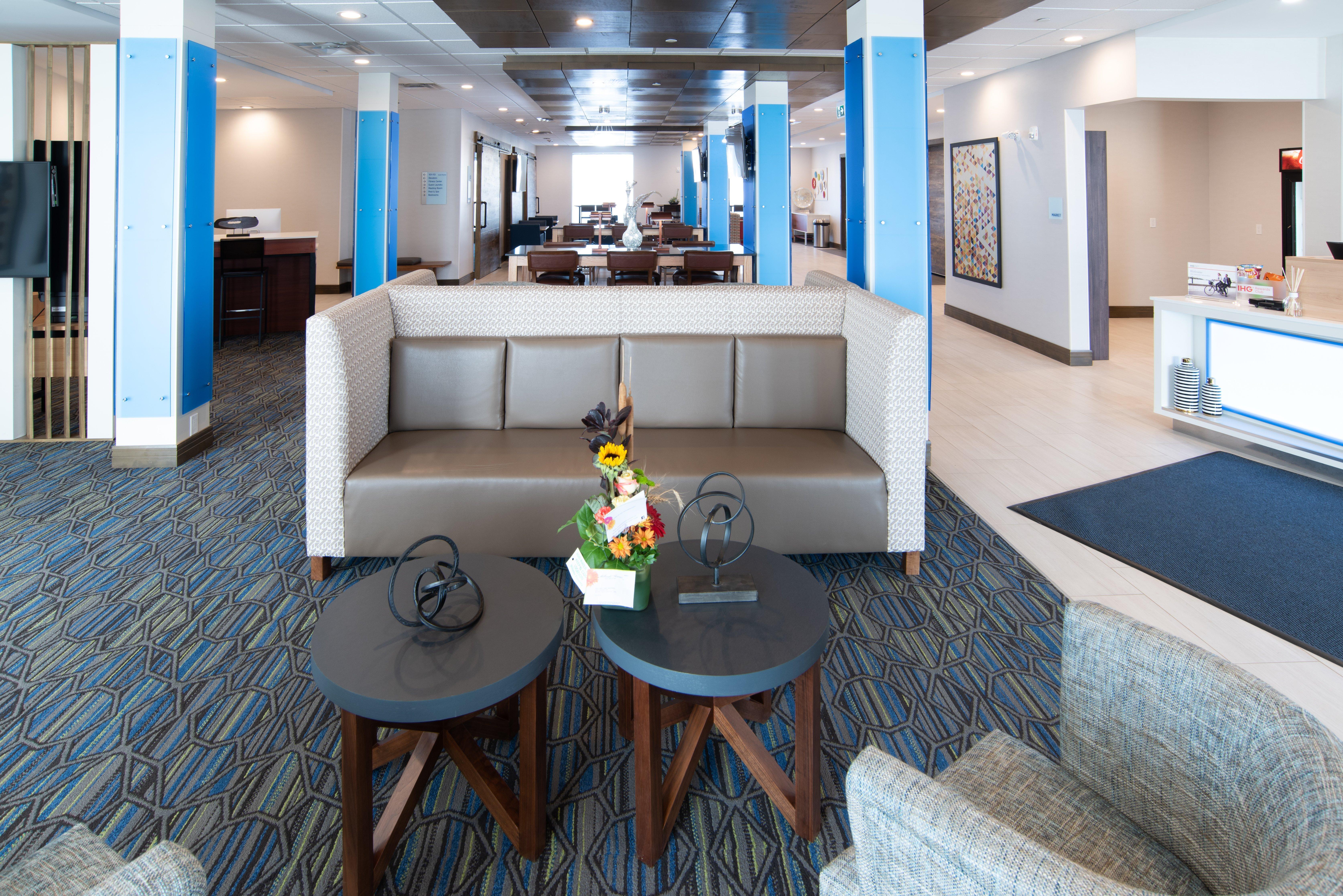 Holiday Inn Express & Suites - North Battleford By Ihg Exterior foto
