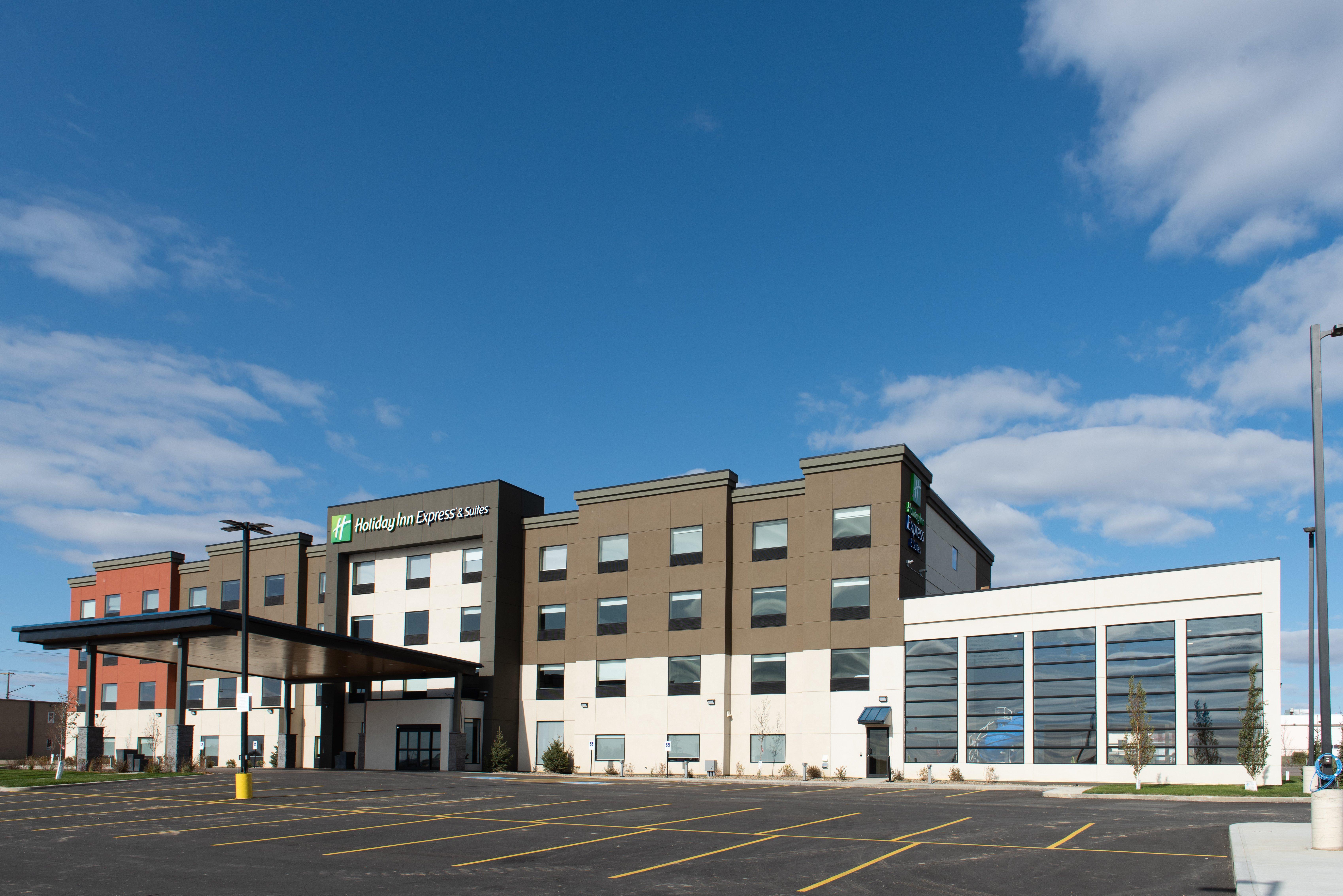 Holiday Inn Express & Suites - North Battleford By Ihg Exterior foto