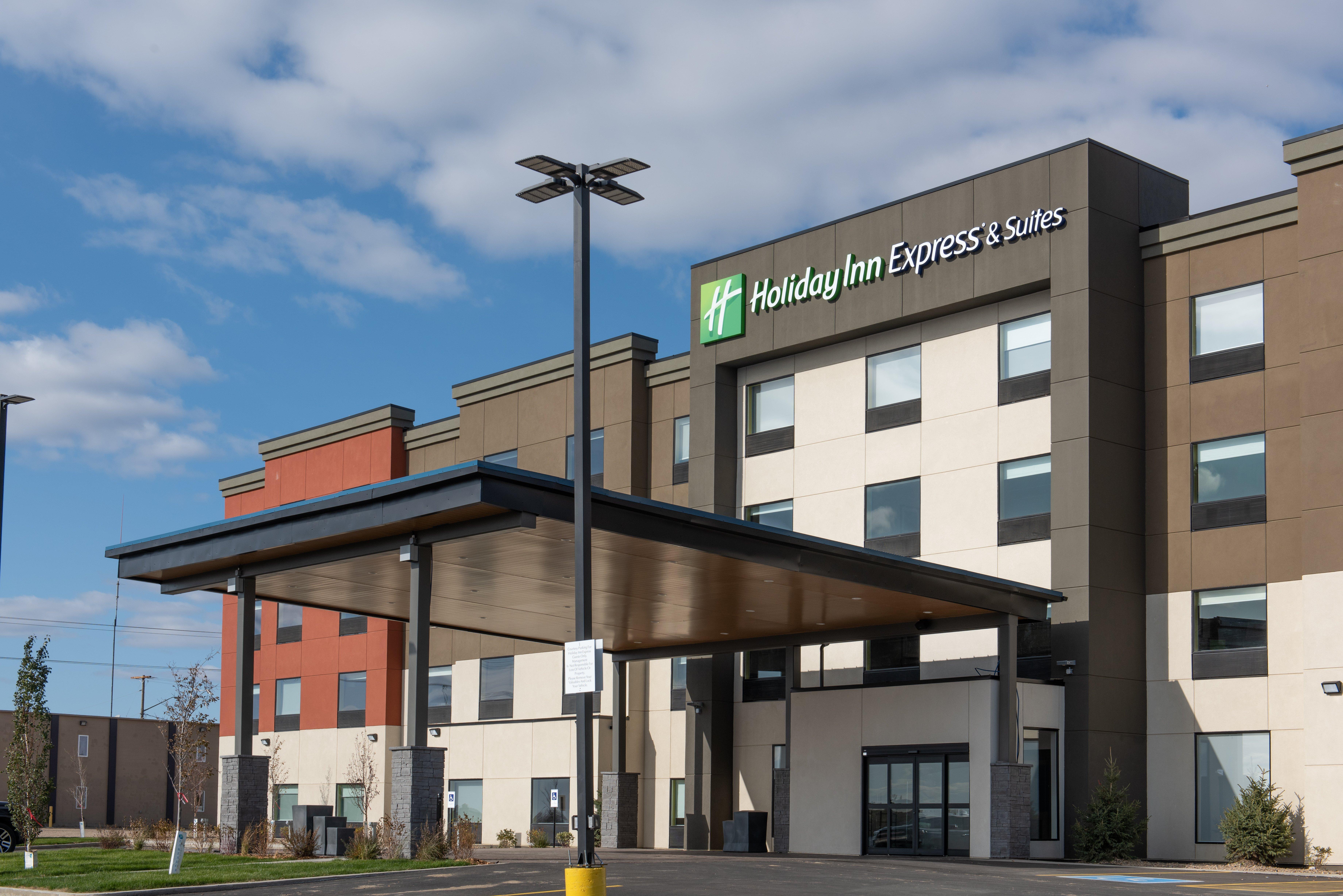 Holiday Inn Express & Suites - North Battleford By Ihg Exterior foto