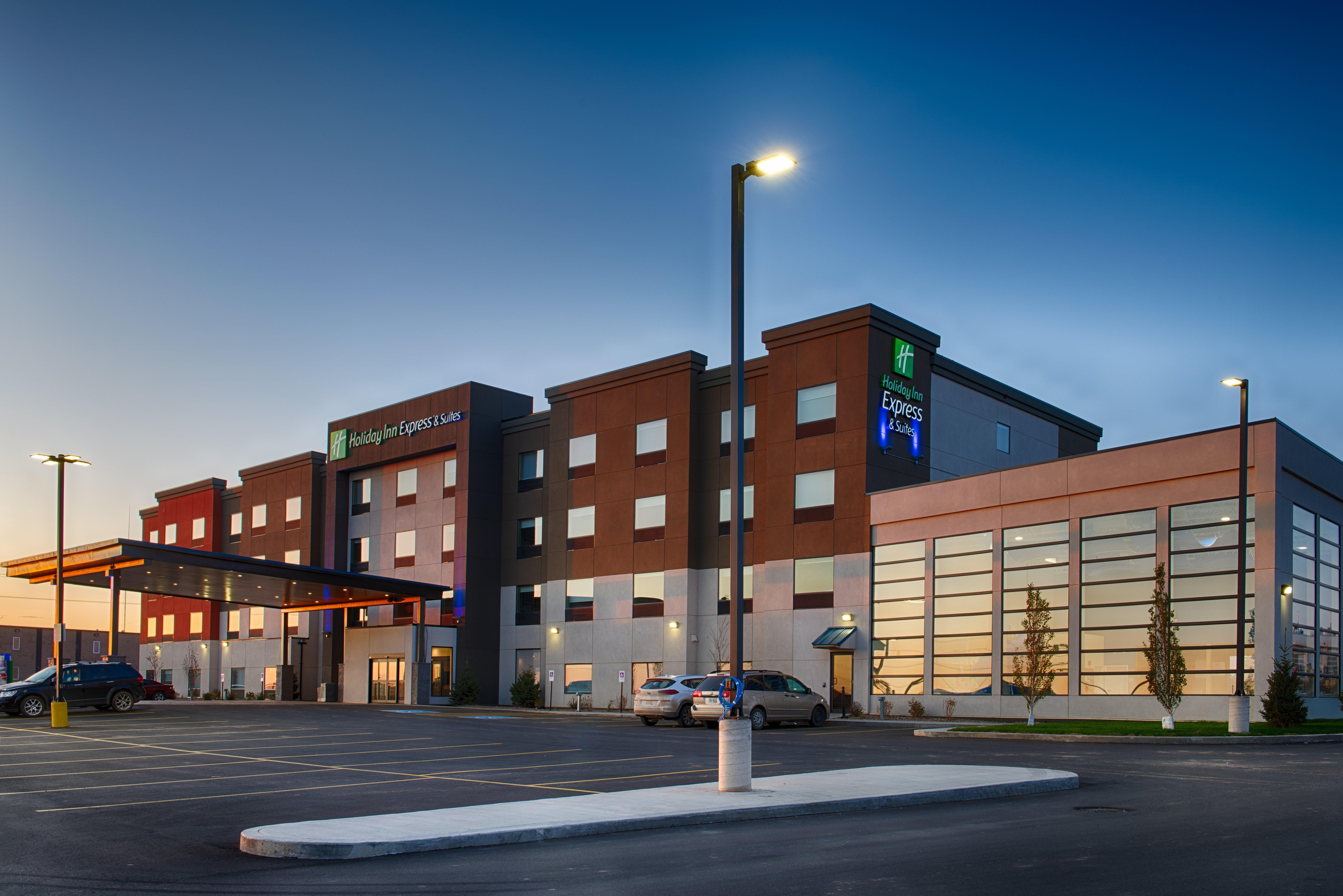 Holiday Inn Express & Suites - North Battleford By Ihg Exterior foto