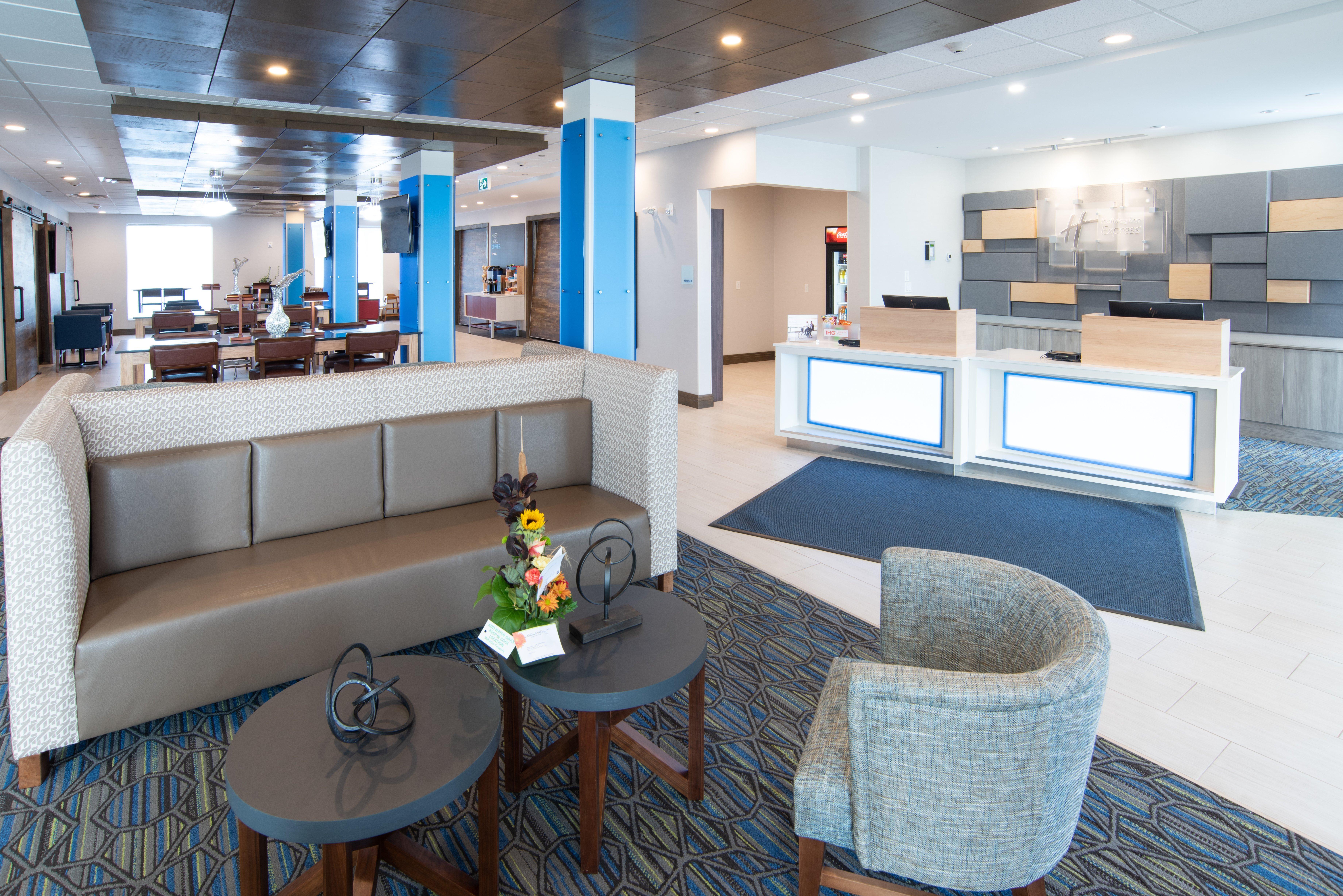 Holiday Inn Express & Suites - North Battleford By Ihg Exterior foto